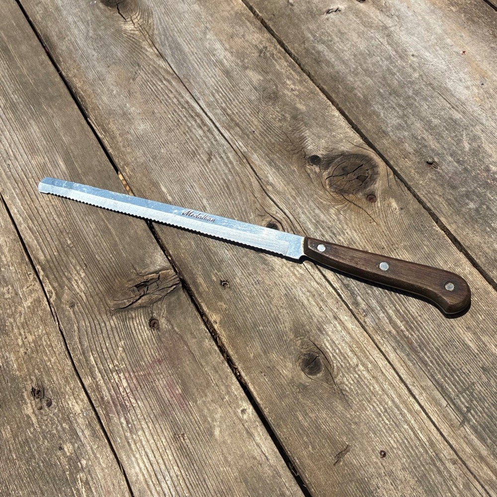 Medallion Bread Knife 9 Inch Blade Vintage Japan Stainless Steel Wood Handle